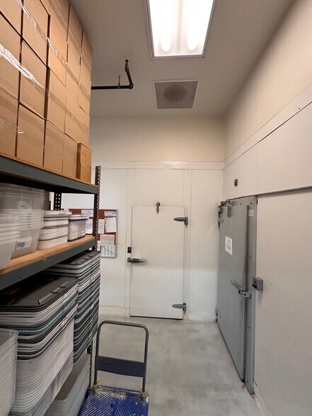 More Photos Of 1311 SE 7th Ave, Portland Restaurant For Lease