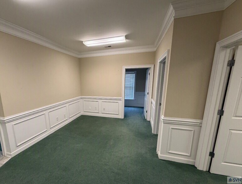 More Photos Of 37 W Fairmont Ave, Savannah Office For Lease
