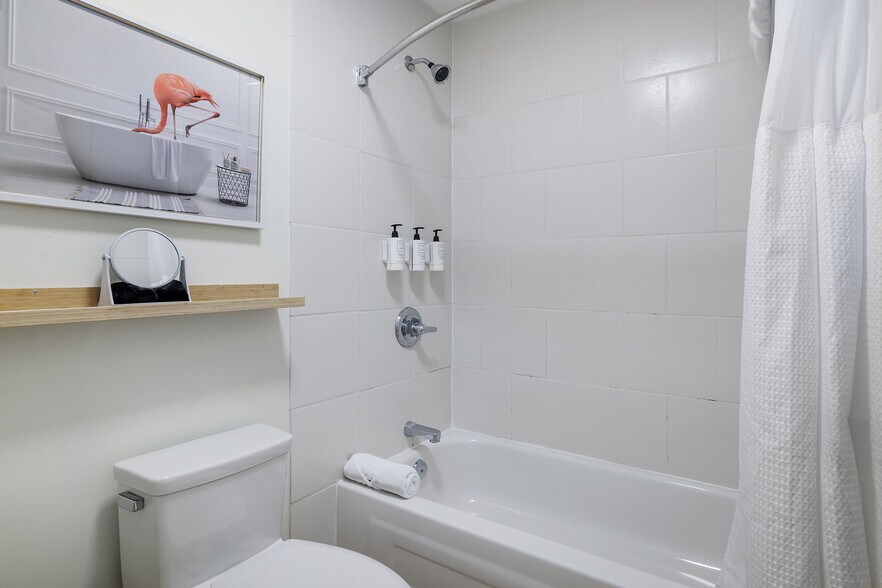 More Photos Of 4201 Skaha Lake Rd, Penticton Hotel For Sale