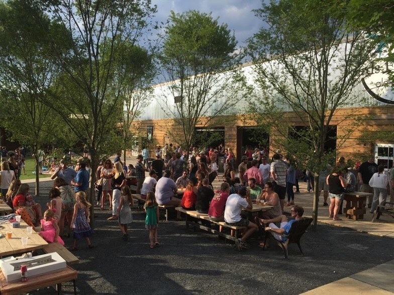 More Photos Of 1320 Hampton Avenue Ext, Greenville Unknown For Lease