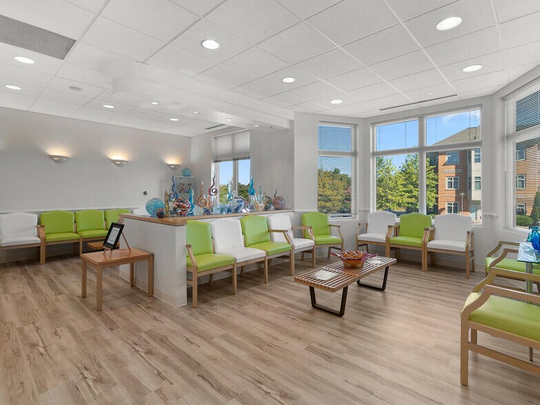 More Photos Of 46165 Westlake Dr, Sterling Medical For Sale