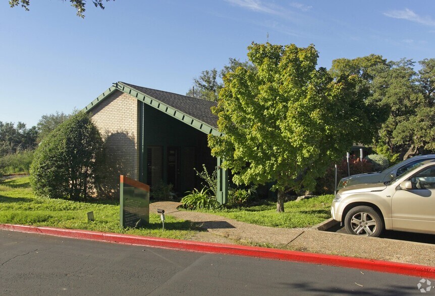 More Photos Of 2525 Wallingwood Dr, Austin Medical For Lease