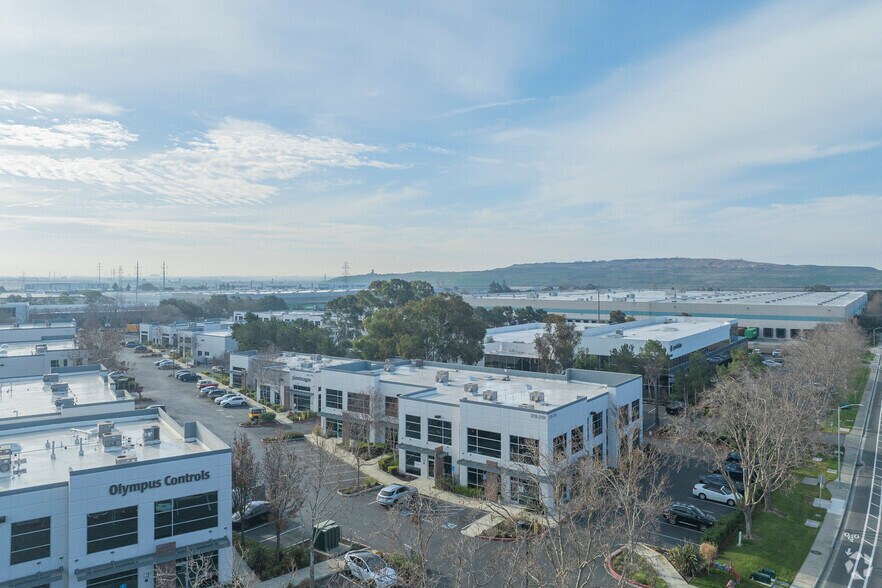 More Photos Of 2720-2734 Bayview Dr, Fremont Research And Development For Lease