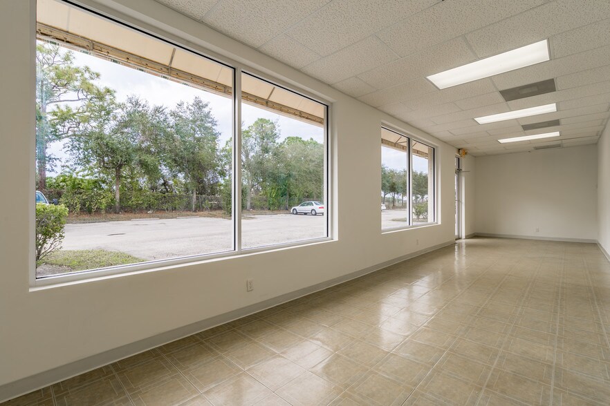 More Photos Of 1605-1613 91st Ct, Vero Beach Light Distribution For Lease