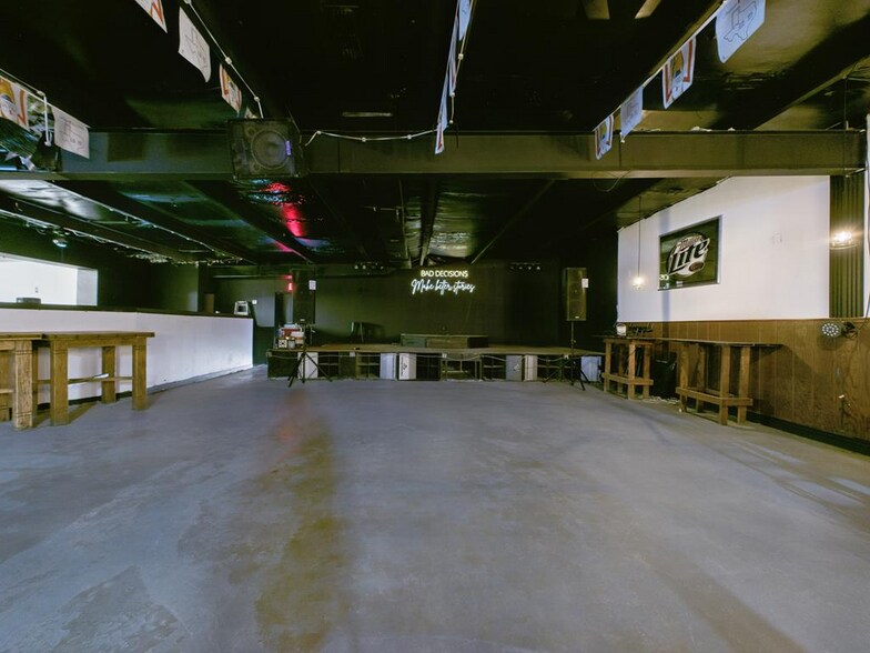 More Photos Of 1330 E 3rd St, Pecos Restaurant For Sale