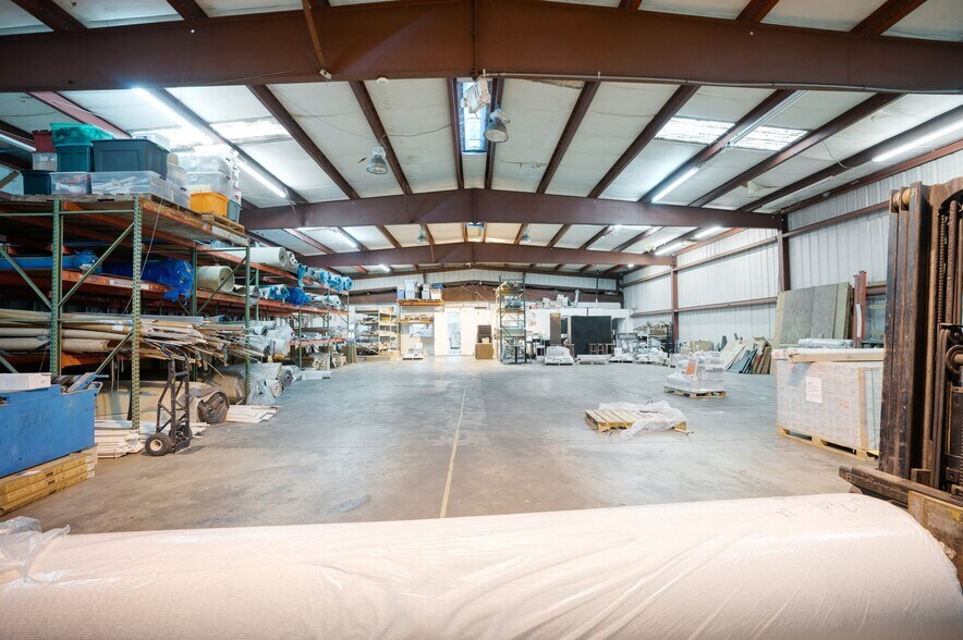More Photos Of 4444 N Washington Blvd, Sarasota Warehouse For Sale