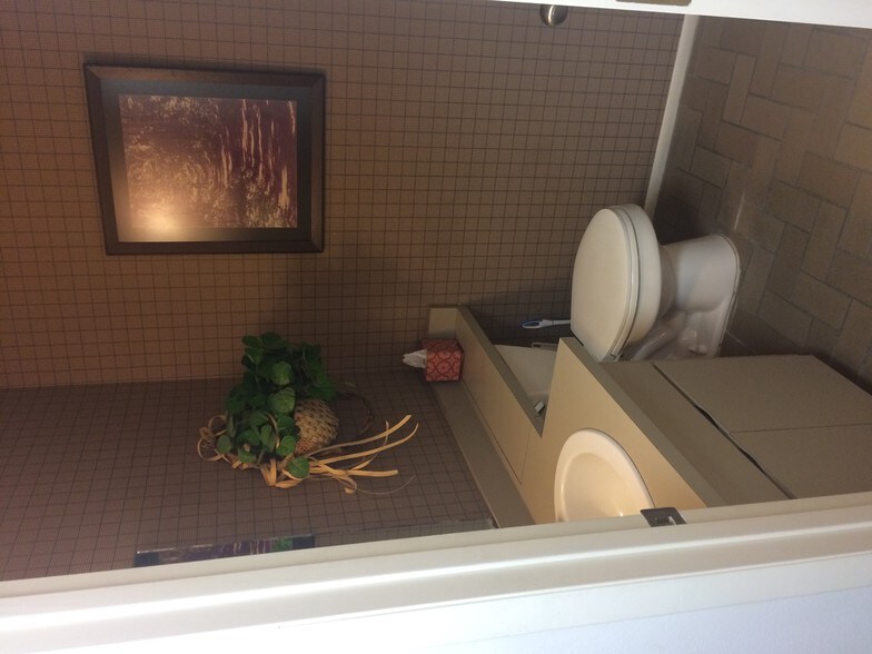 More Photos Of 2477 Stickney Point Rd, Sarasota Medical For Sale