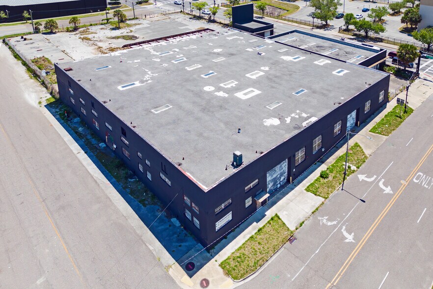 More Photos Of 925 N Ocean St, Jacksonville Manufacturing For Lease
