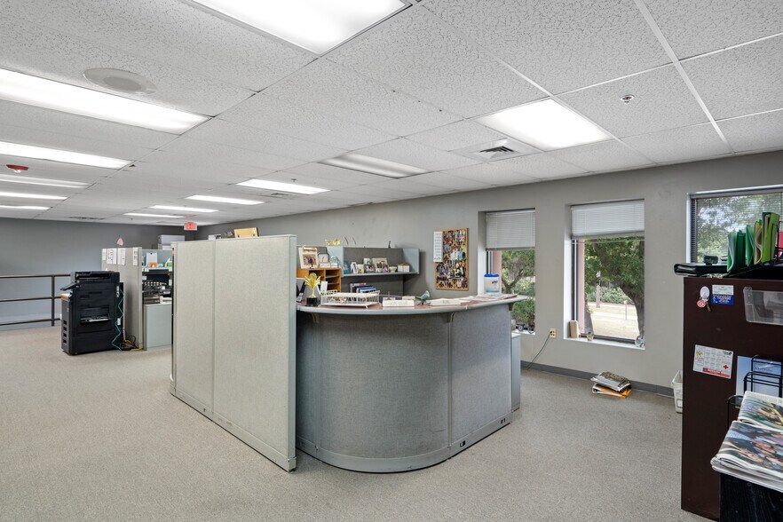 More Photos Of 1624 N Meadowcrest Blvd, Crystal River Manufacturing For Lease