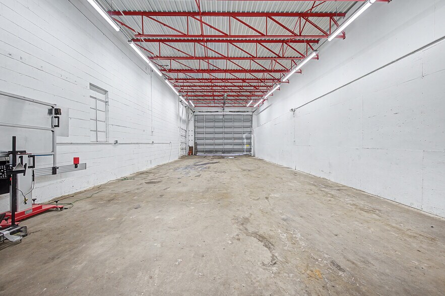 More Photos Of 204 Providence St, Hyde Park Industrial For Lease