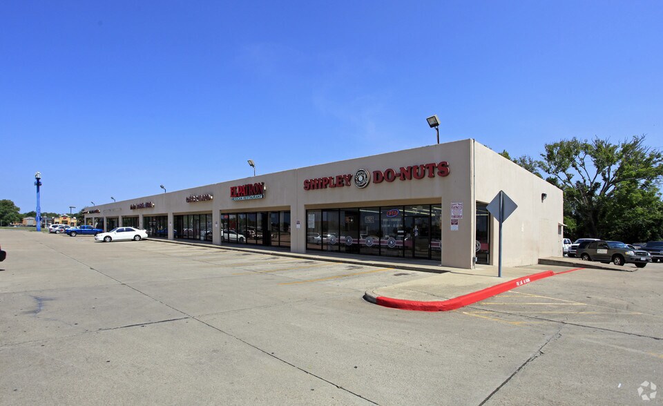 More Photos Of 1701 Fairway Dr, Alvin Unknown For Lease