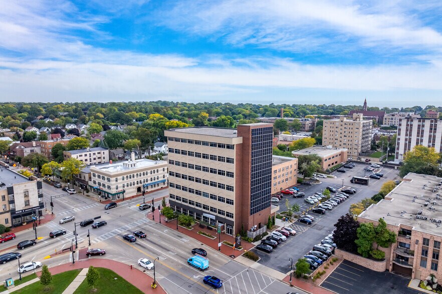 More Photos Of 3970 N Oakland Ave, Shorewood Medical For Lease