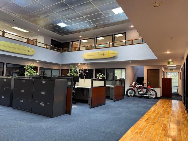 More Photos Of 245 Fischer Ave, Costa Mesa Light Manufacturing For Sale