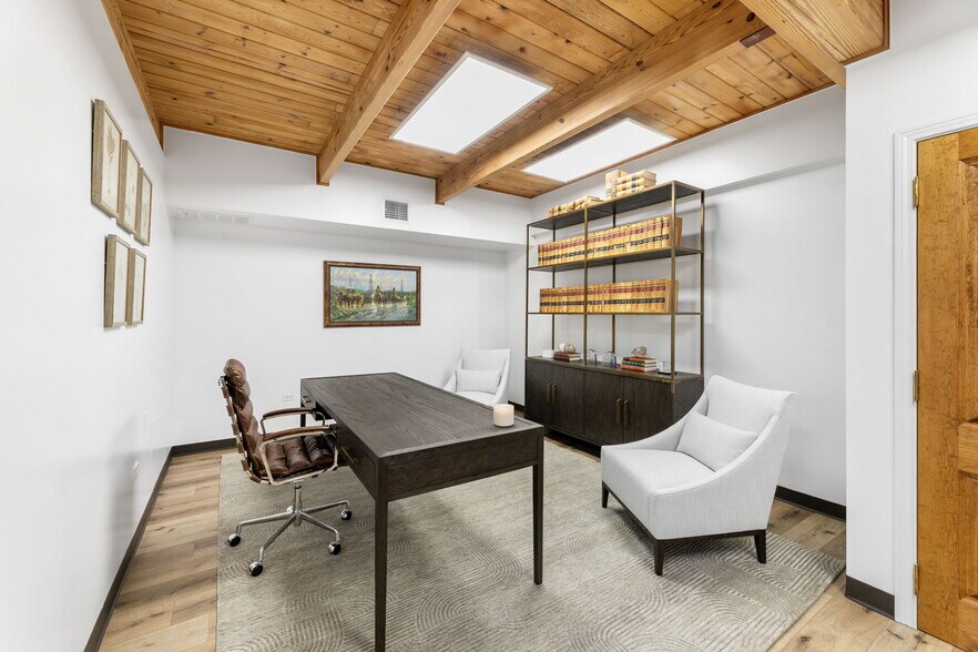 More Photos Of 3308 Broadway St, San Antonio Office For Sale