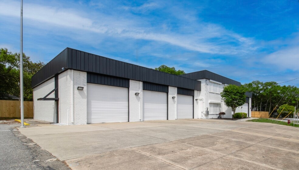 Primary Photo Of 2 Racetrack Rd NE, Fort Walton Beach Warehouse For Sale