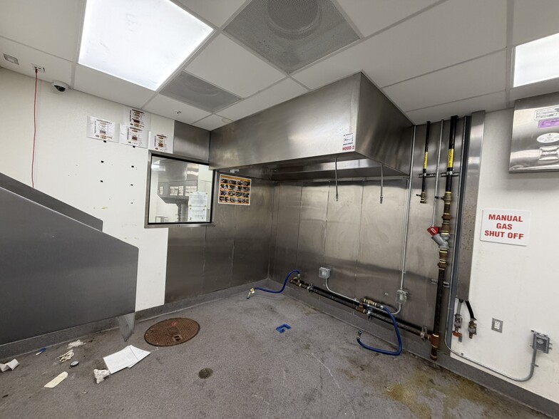 More Photos Of 50 W Flagler St, Miami Fast Food For Lease