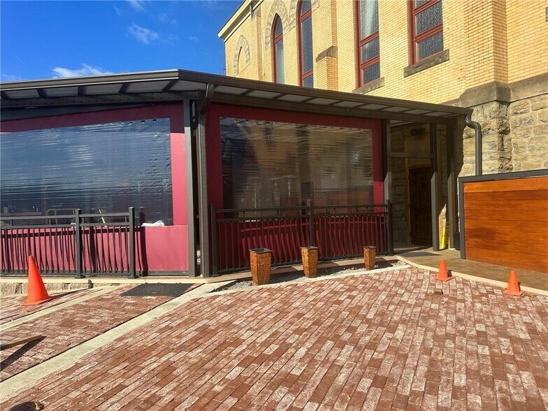 More Photos Of 211 Kenmawr Ave, Braddock Restaurant For Sale