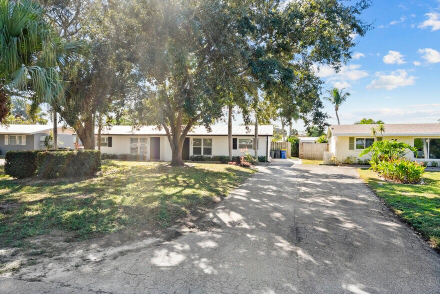More Photos Of 2456 SW Hideaway Ln, Stuart Apartments For Sale