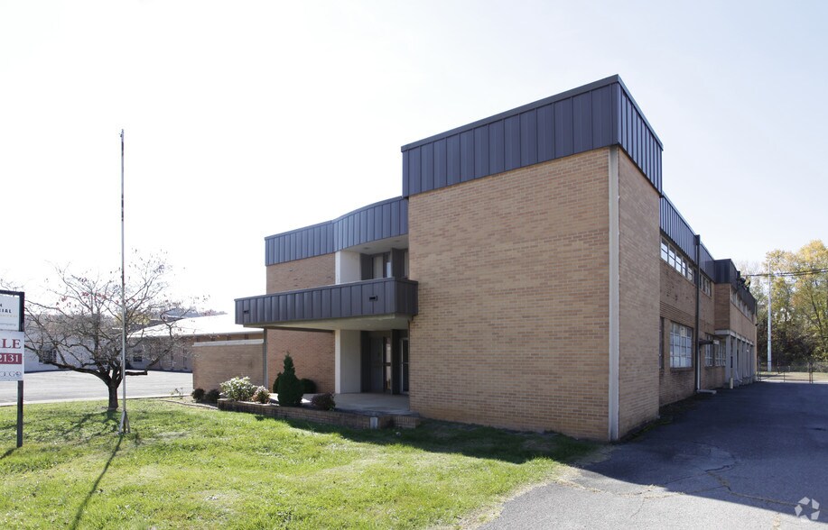 More Photos Of 200 Bob Morrison Blvd, Bristol Manufacturing For Lease