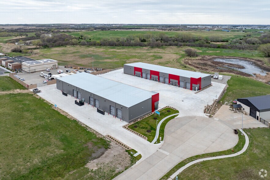 More Photos Of 3340 Eastpark Cir, Lincoln Industrial For Lease