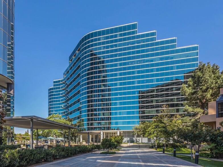 More Photos Of 4270 Executive Sq, La Jolla Unknown For Lease