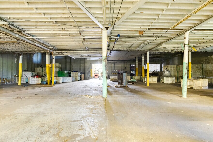 More Photos Of 2130 N Old Dixie Hwy, Fort Pierce Warehouse For Sale