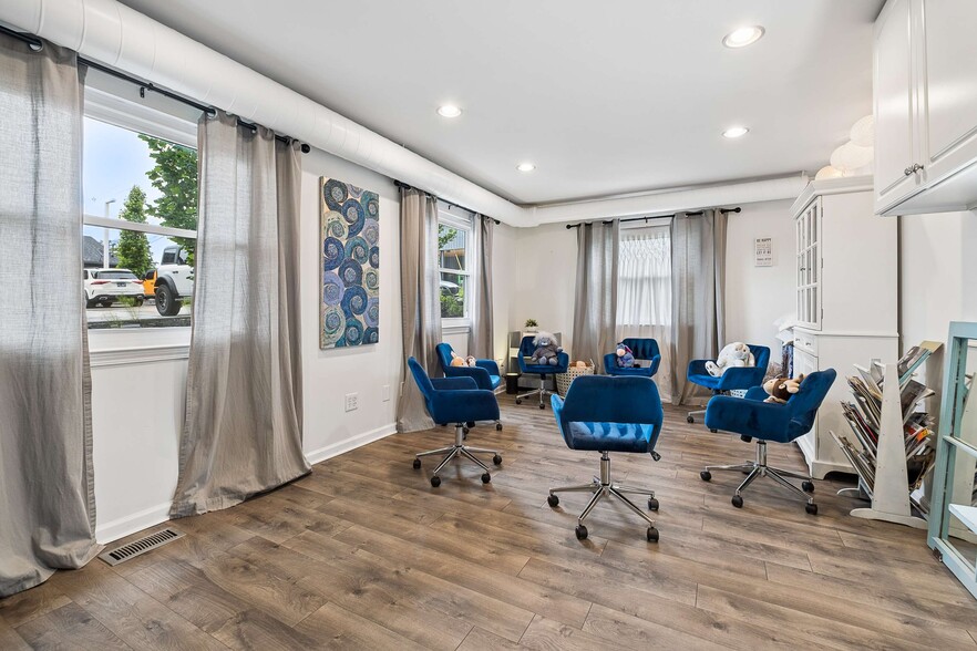 More Photos Of 2818 Azalea Pl, Nashville Office Residential For Sale