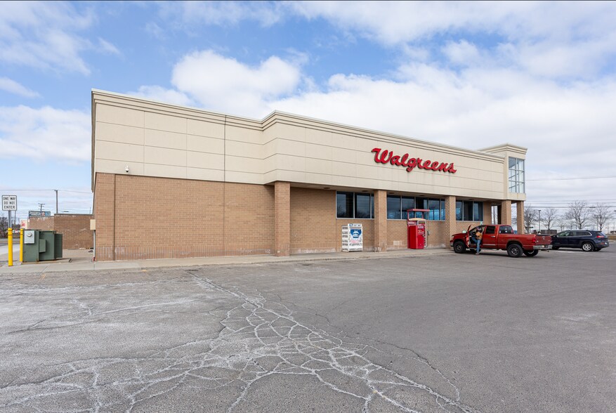 More Photos Of 34899 Groesbeck Hwy, Clinton Township Drugstore For Sale