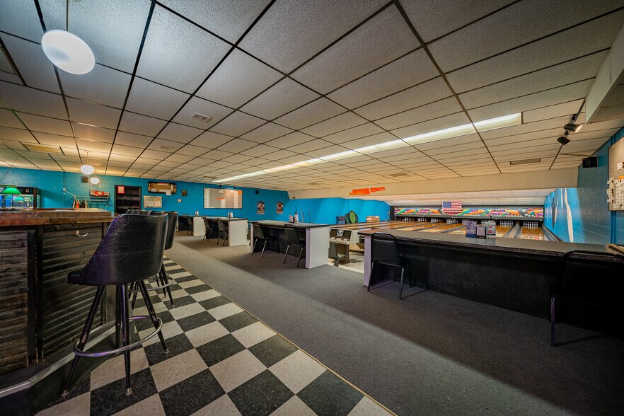 More Photos Of 675 Grant St, Winneconne Bowling Alley For Sale