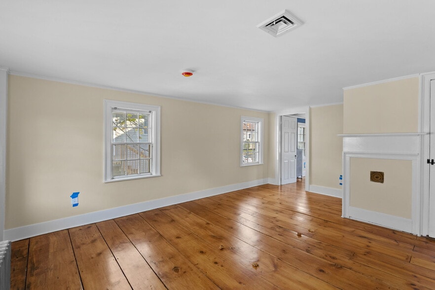More Photos Of 80 Lafayette Rd, Hampton Falls Freestanding For Sale