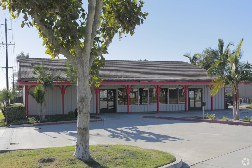 More Photos Of 3423-3431 Pomona Blvd, Pomona Unknown For Lease