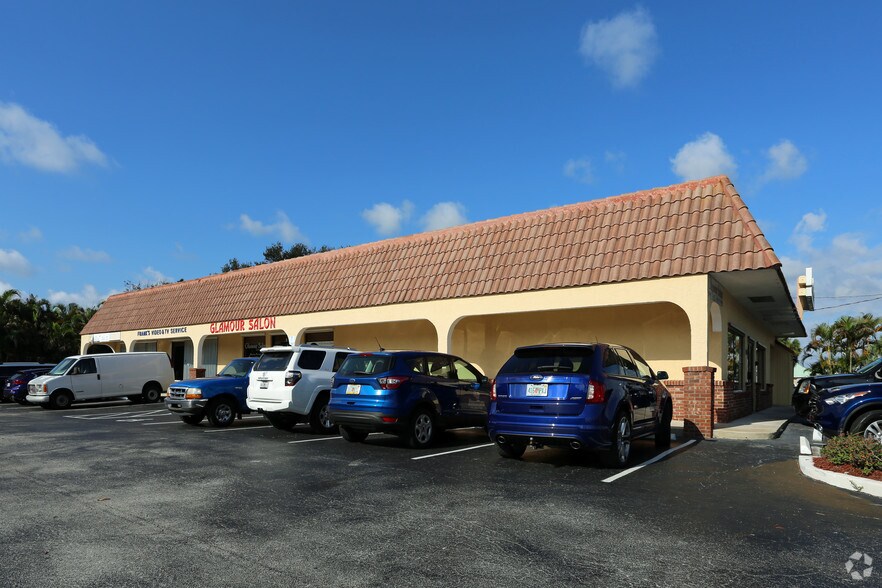 More Photos Of 110 SW Monterey Rd, Stuart Storefront For Lease