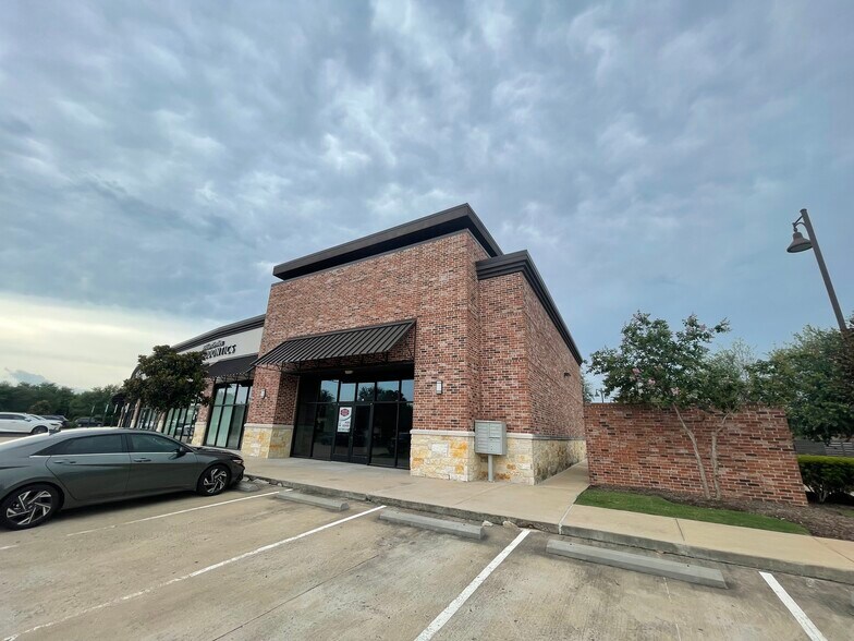More Photos Of 9101 Sienna Crossing Dr, Missouri City General Retail For Sale