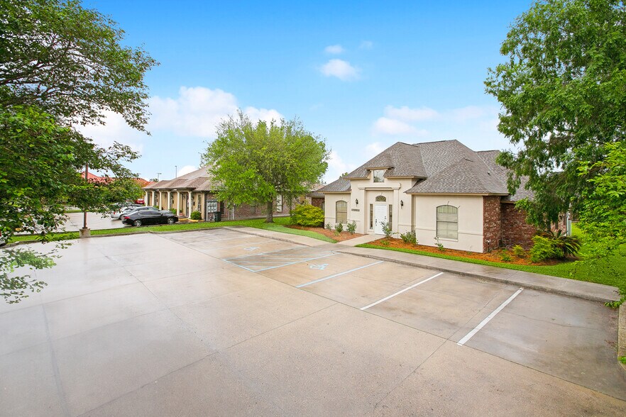 More Photos Of 568 Belle Terre Blvd, La Place Office For Sale