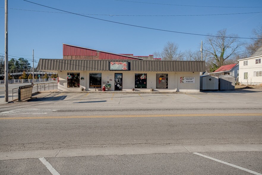 More Photos Of 6003 Main St, Lula Storefront Retail Office For Sale