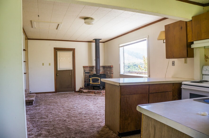 More Photos Of 16401 South Highway 1, Manchester Land For Sale