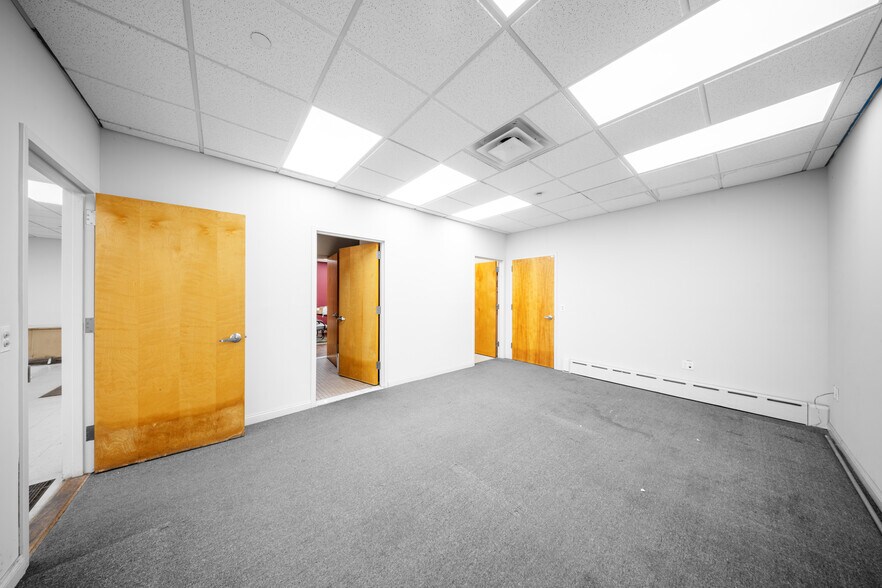 More Photos Of 3949 Austin Blvd, Island Park Warehouse For Sale