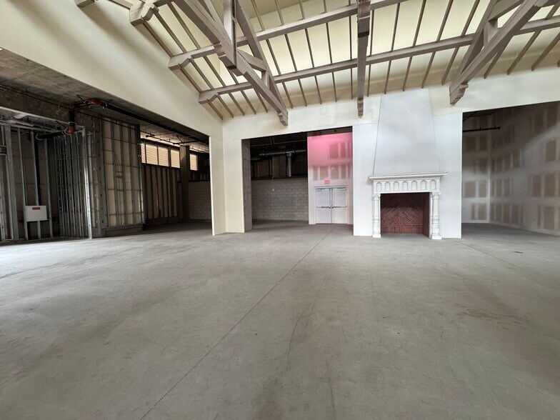 More Photos Of 1522 Gordon St, Los Angeles Apartments For Lease