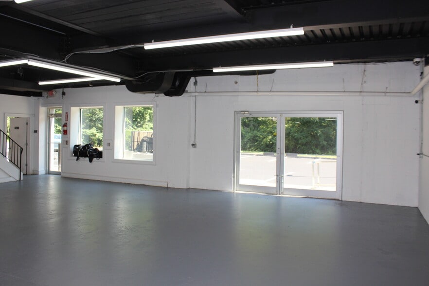 More Photos Of 1393-1395 Us Highway 46, Ledgewood Freestanding For Lease