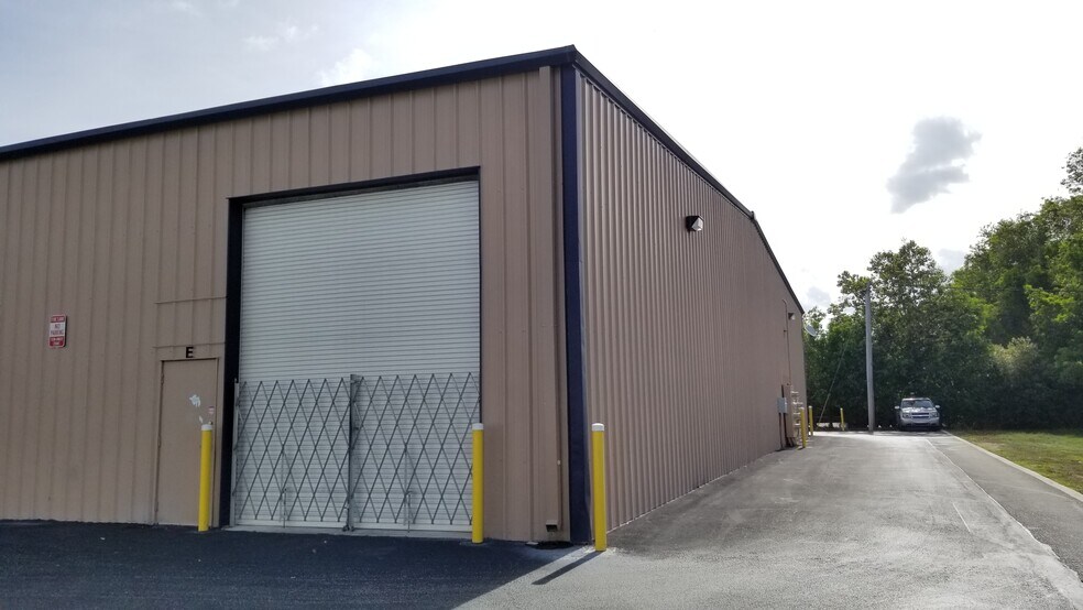 More Photos Of 830 NE 24th Ln, Cape Coral Warehouse For Sale