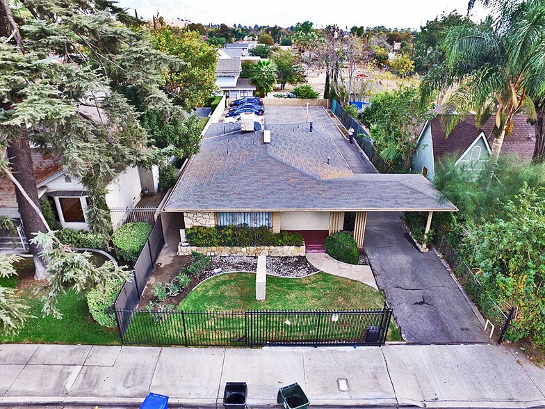 Primary Photo Of 1681 N Waterman, San Bernardino Medical For Sale