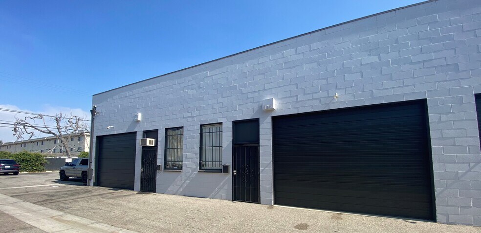 More Photos Of 14005-14009 Crenshaw Blvd, Hawthorne Warehouse For Lease