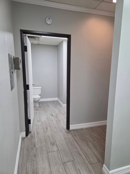 More Photos Of 11001-11013 S Memorial Dr, Tulsa Unknown For Lease