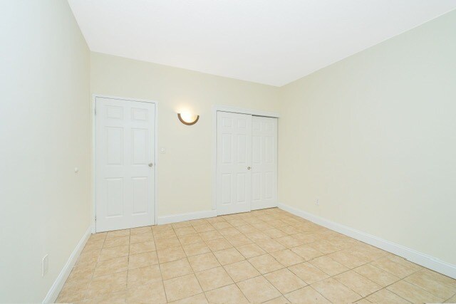 More Photos Of 1000 Targee St, Staten Island Apartments For Sale