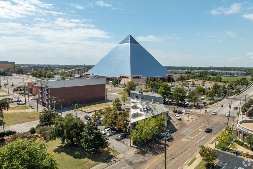 More Photos Of 440 N Front St, Memphis Freestanding For Sale