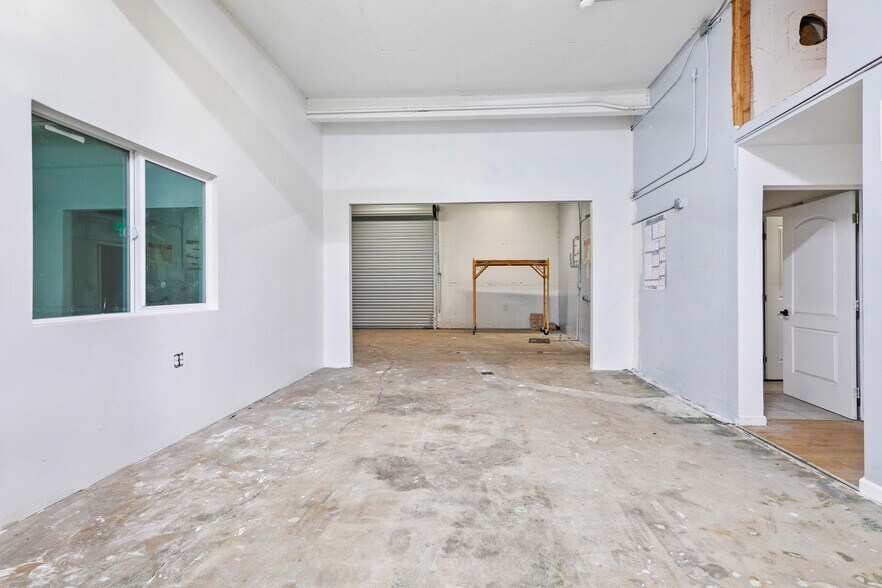 More Photos Of 11285 Goss St, Sun Valley Warehouse For Sale