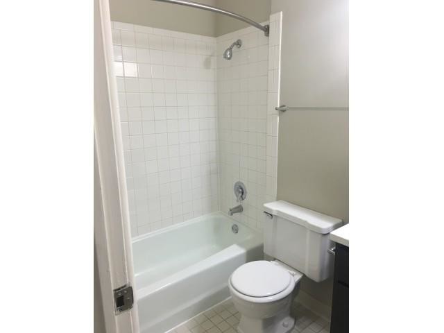 More Photos Of 2300 N Clark St, Chicago Apartments For Lease