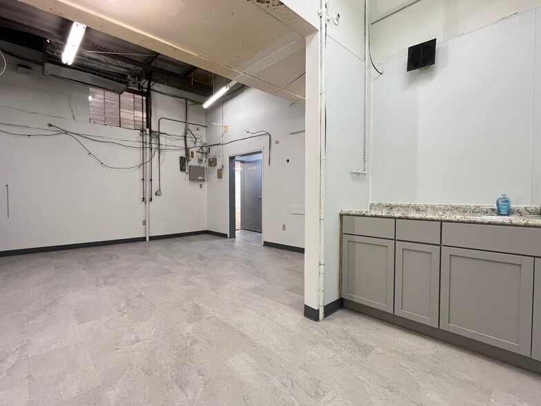 More Photos Of 2300-2306 S Jane St, Pittsburgh Unknown For Lease