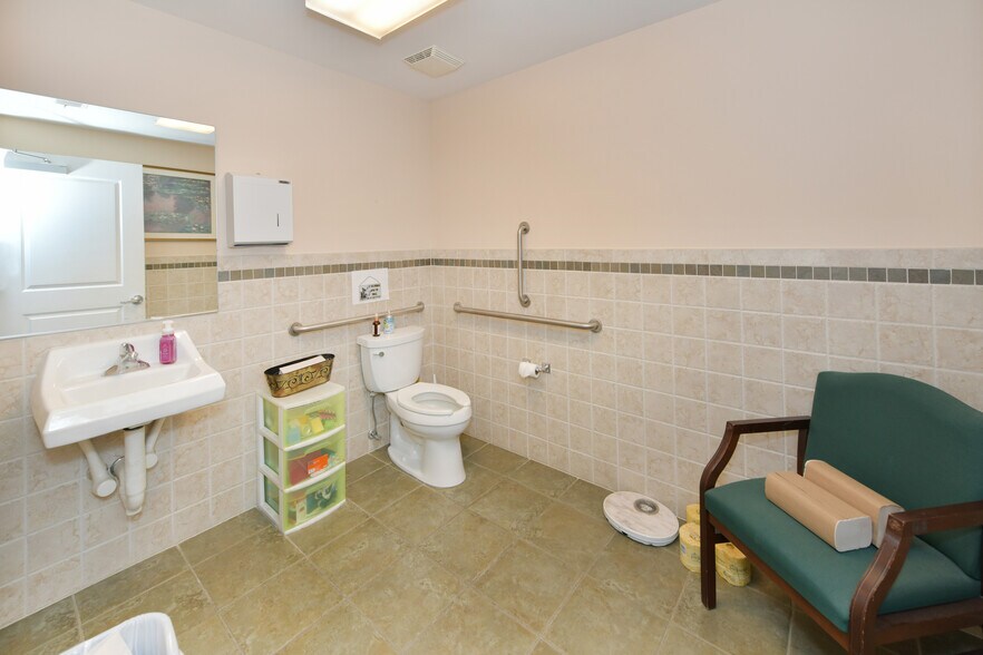 More Photos Of 59 Lincoln Ave, Fair Lawn Office Residential For Sale