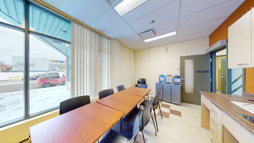 More Photos Of 3750 Boul Du Royaume, Saguenay Office For Lease